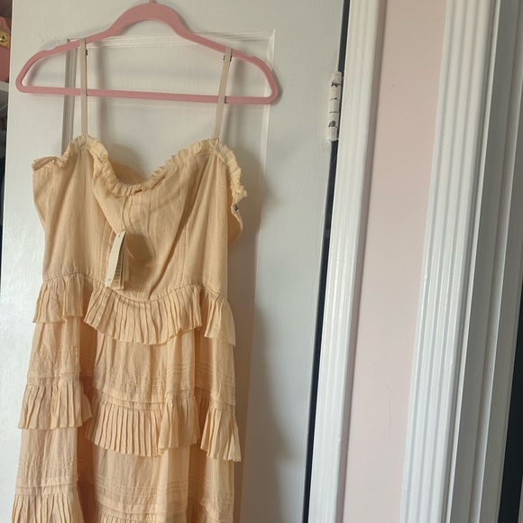 Doen Operetta Dress maxi nude ruffle tired layer large l - Picture 4 of 4
